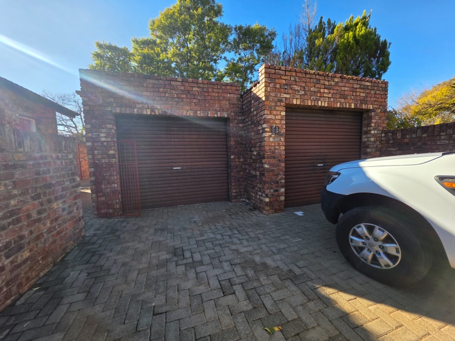 To Let 3 Bedroom Property for Rent in Langenhovenpark Free State